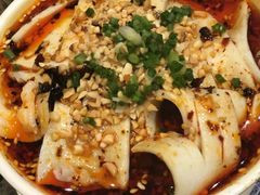 -沪小二炭火蛙锅(淮海中路美食不夜城店)