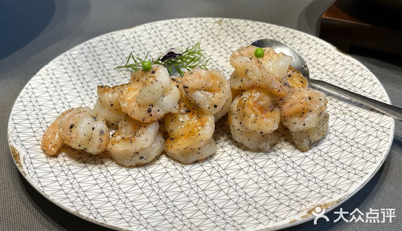 品鉴午间美味佳肴