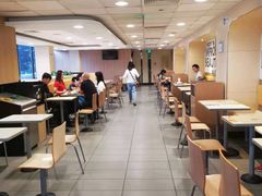大堂-麦当劳(军博店)