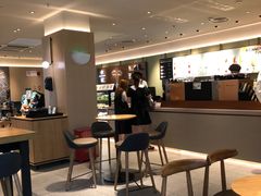 -星巴克臻选(上海中环广场2F店)