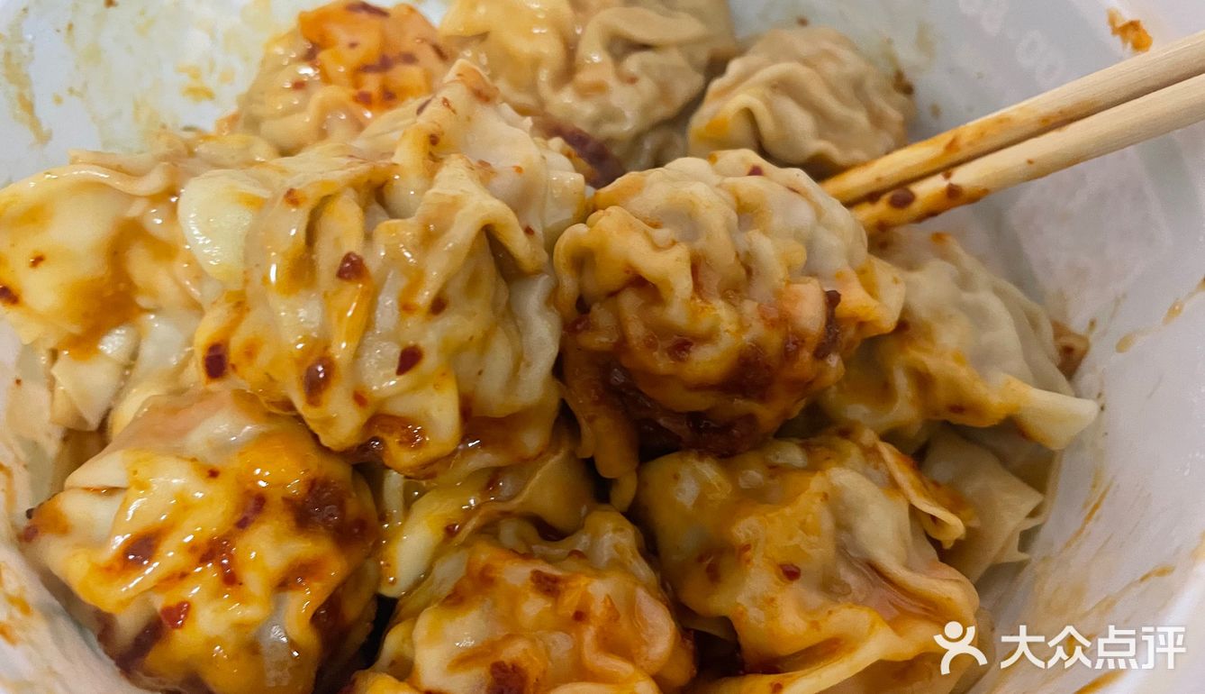 花生酱不算多但是味道够了，不腻也不算辣