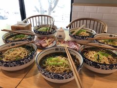 -镇南锅盖面馆(解放路店)