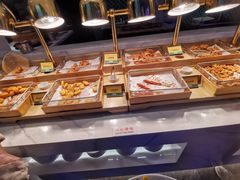 面包甜点陈列柜-好伦哥比萨烤肉自助(昌平航母店)