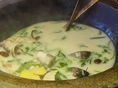 -咕嘟草帽鱼·牛奶一样的鲜鱼汤(天鹅湖万达广场店)