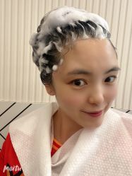 -PE SALON 