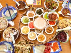 -包整·丝娃娃(一览甲秀楼风景店)