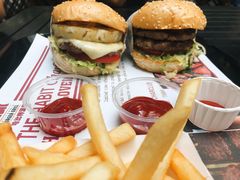 -The Habit Burger Grill 哈比特汉堡(爱琴海店)