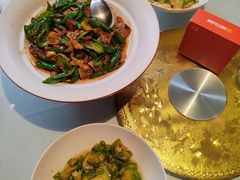 -阿瓦山寨·湘菜现炒·剁椒鱼头王(咸阳总店)