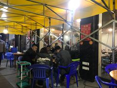 等位区-牛一煲美食(江高店)