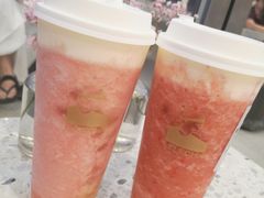 桃子草莓酪酪-LELECHA乐乐茶(月星环球港店)