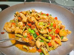 -费大厨辣椒炒肉(高铁吾悦广场店)