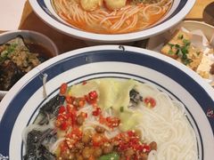 -霸蛮湖南菜·牛肉粉(荣京西街店)