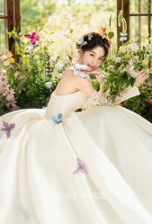 -雪中彩影婚纱摄影·微光艺术中心