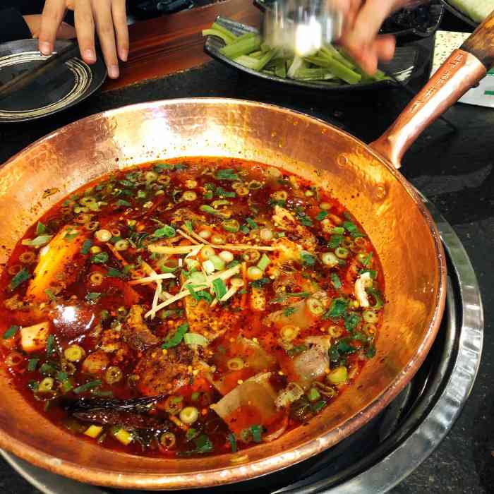 马帮铜瓢牛肉(幸福街店)-"现在是12:00 是我凝视着这个没有锅子.