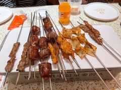 -小董哥烤串·爆汁大油边(故宫店)