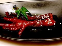 吮指鸡爪-桂满陇·蟹黄小笼汤包(中山公园店)
