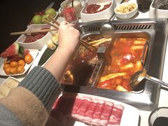-海底捞火锅鲜切牛肉主题店(长寿路店)