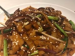 干炒牛河-汤城小厨•粤菜•靓汤(金宝街店)