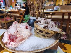 -洪氏嗨捞·广东猪肚鸡·椰子鸡火锅(西咸万象城店)