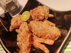 金沙咸蛋黄焗鸡翅-桂满陇·蟹黄小笼汤包(清河万象店)