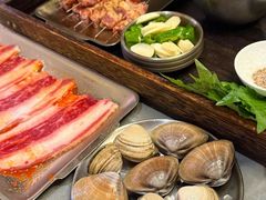 -围炉肉舍•炭烤活鳗•丹东海鲜烤肉(步行街店)