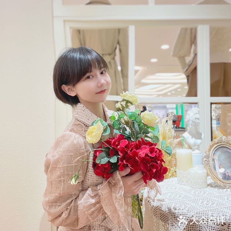 武汉探店 | 法式优雅轻奢服饰liailia周年庆✨