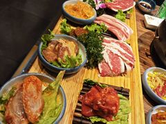 -明洞阿姨·韩式酱蟹烤肉·创意料理(三元桥店)