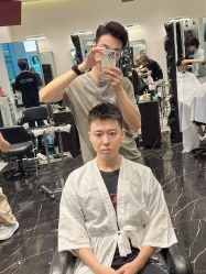 -BULB STUDIO 巴柏明星发型工作室