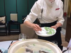 泉水珊瑚鱼头煲-小厨娘淮扬菜(六合欢乐港店)