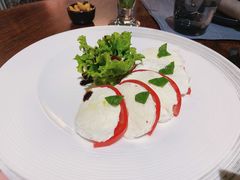 意式水牛奶酪配鲜番茄-Ponte 意大利餐厅