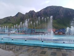 -百里峡七彩艺术小镇