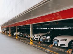 -万象城-停车场