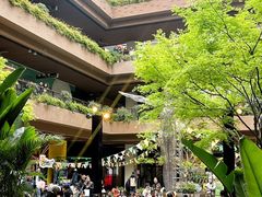 -瑞虹新天地月亮湾