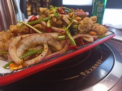 -虾弄弄海派小龙虾·牛羊蝎子火锅