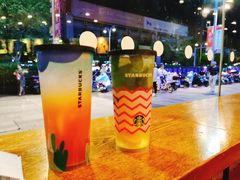 蘑菇爱吃肉-星巴克臻选(泰州万达广场店)