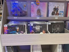 -浣熊唱片店(上海影城店)