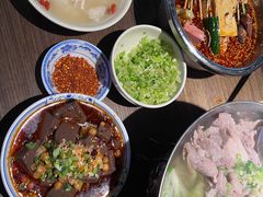 -肖四女乐山跷脚牛肉(南汇大学城生活广场店)