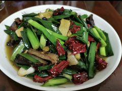 大蒜叶炒腊肉-湘阁里辣(南联锦泰城店)