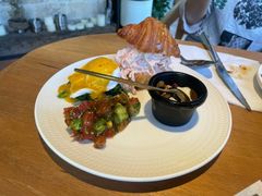 鲜虾班尼迪蛋可颂黑松-翠贝卡&Mama Kelly Brunch Coffee(河西店)