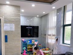 -茂菊口腔连锁(浦东南路店)