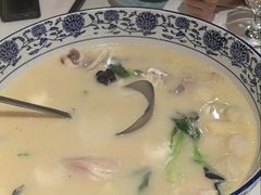 千岛湖鱼头汤-梅龙镇酒家(南京西路总店)