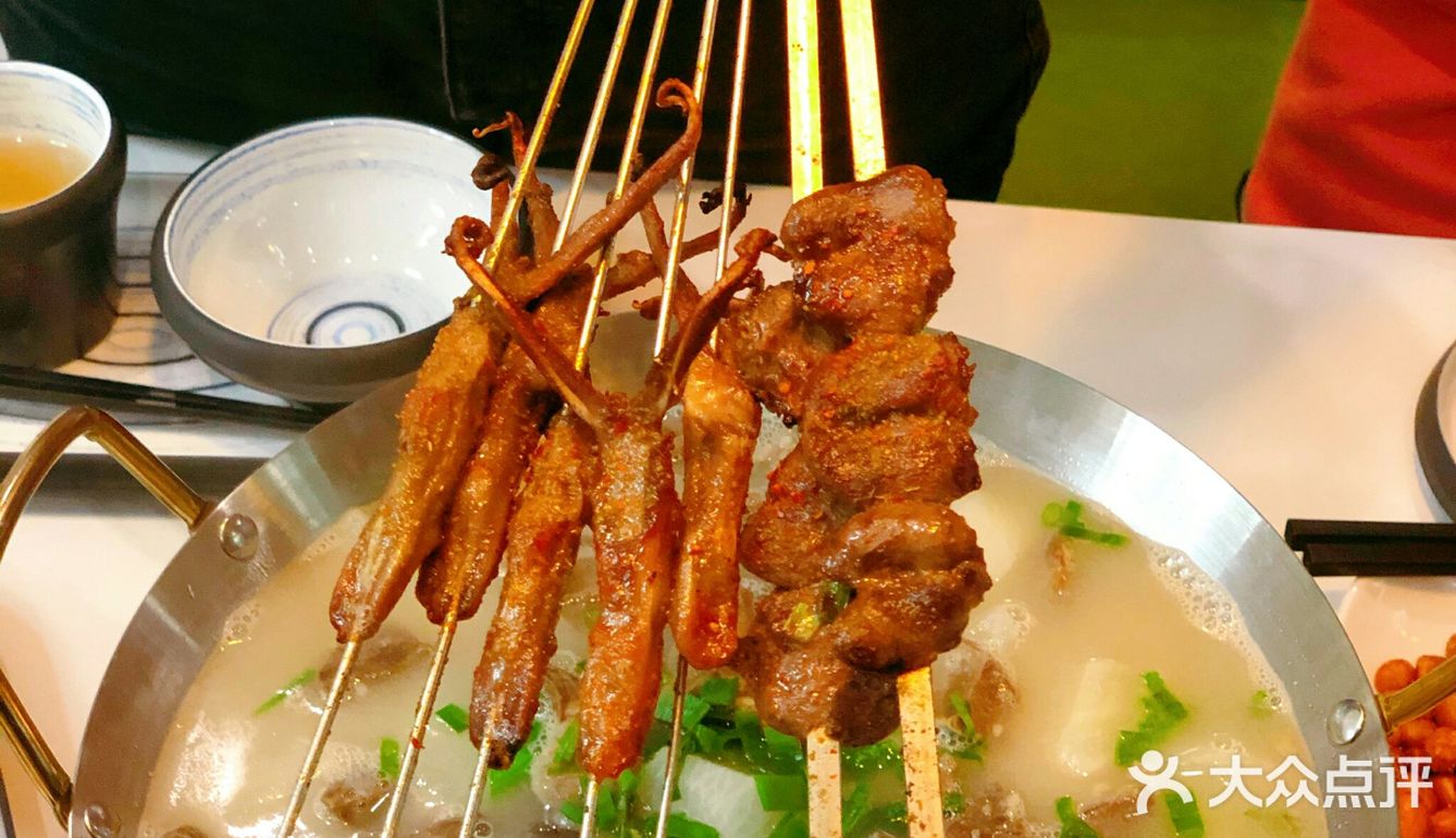 夜宵党错过后悔！快来三页里撸串