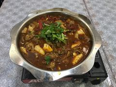 香辣土鸡煲-YI PIN JU 一品居中餐厅 中国超市