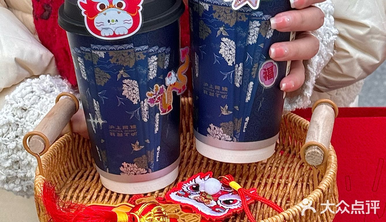 沪上婶子好会啊！新年🧨包包真的好看哭[流泪]！