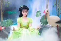 -九月鹰飞汉服摄影工作室