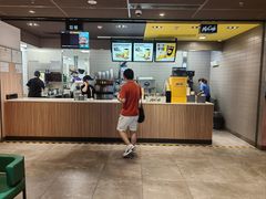 -麦当劳(上海虹桥站30B检票口楼上)