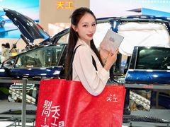 -雍容荟帝王蟹活龙虾展台自助(IFS黑金店)