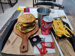 双层西部牛肉汉堡-汉堡双倍·喜鹊堡