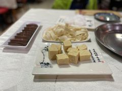 -羊家胡同·龙虾烧烤火锅(龙汇路店)