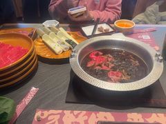 -牛YO寿喜烧·铁板烧和牛火锅自助(市府恒隆店)